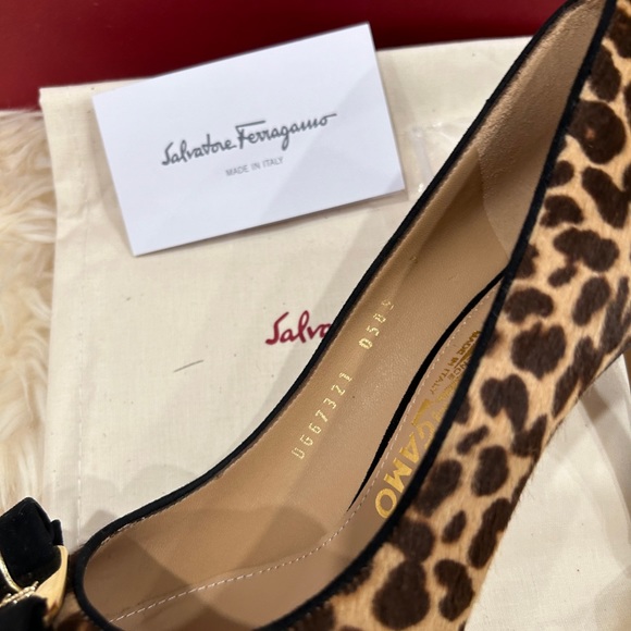 Authentic Salvatore Ferragamo Leopard Print Heels โ Size US 7 - Picture 5 of 7